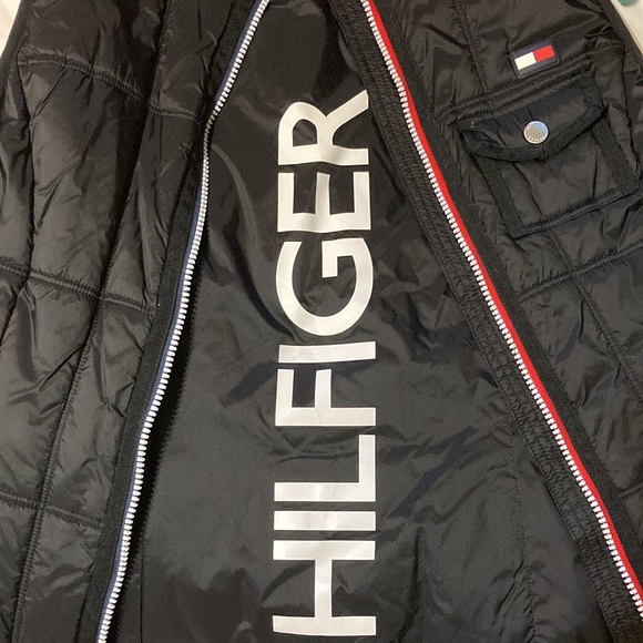 Tommy Hilfiger Puffer Vest - Picture 4 of 7